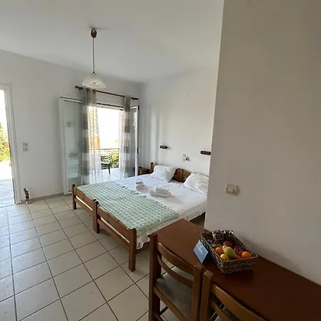 Alexandra's Sunset View Apartmán